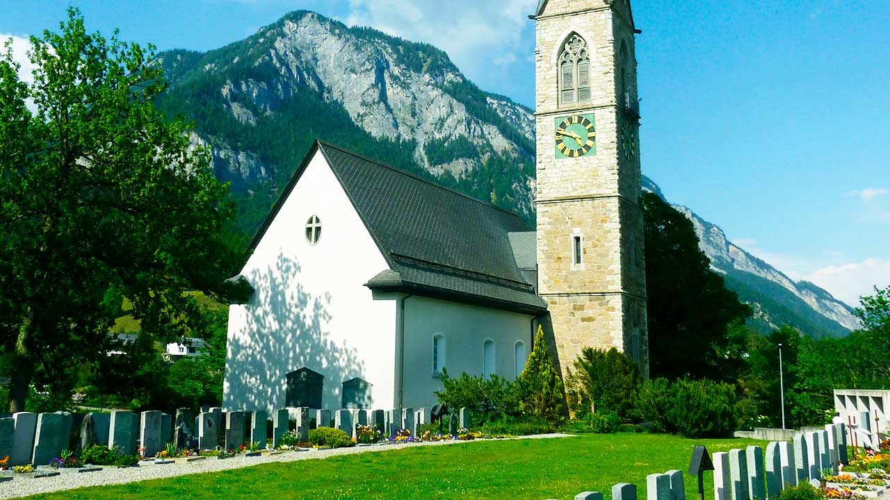 reformierte Kirche Tamins GR | (c) Adrian Michael/Wikipedia